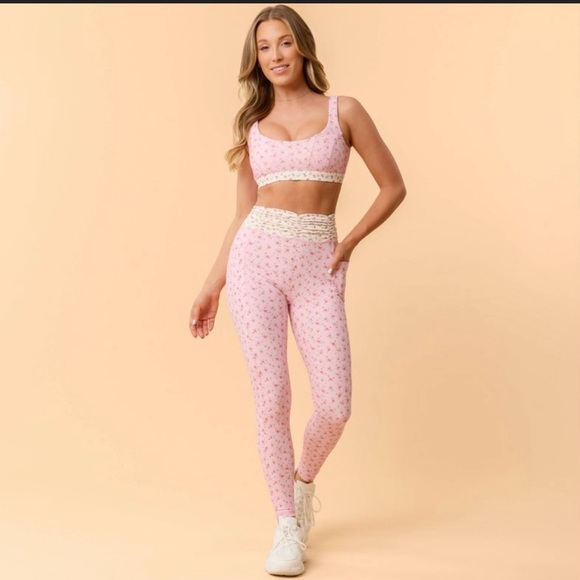 Blogilates Ruched Waist Floral Legging - Picture 6 of 7